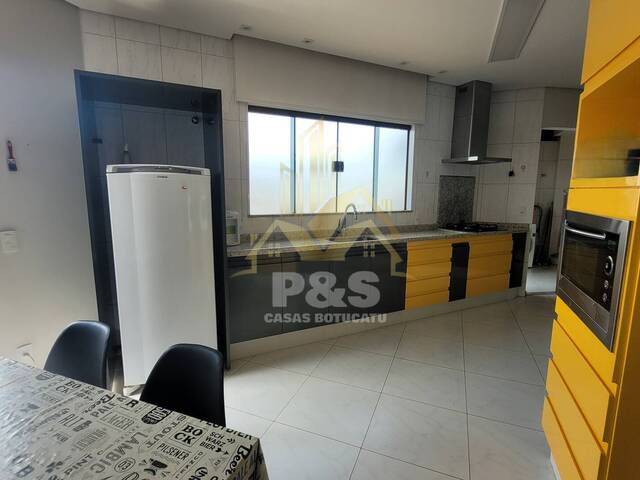 #0160 - Sobrado para Venda em Botucatu - SP