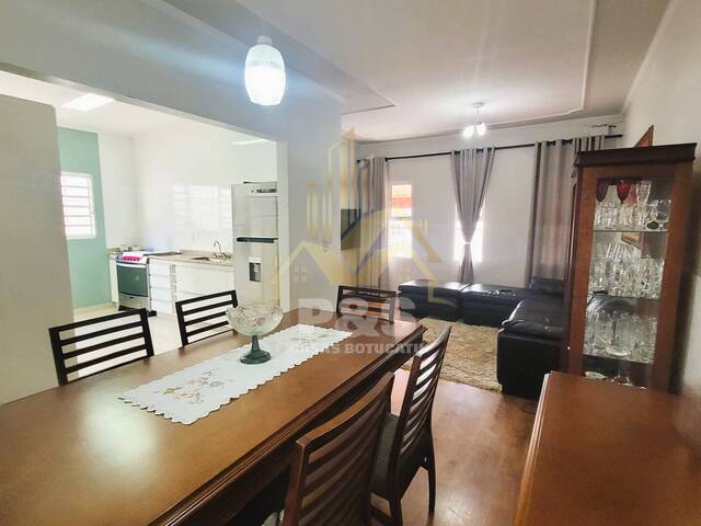 #0166 - Casa para Venda em Botucatu - SP
